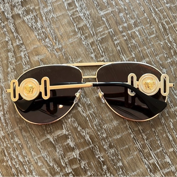 Versace 100% Authentic Gold Aviator Sunglasses - Picture 2 of 10